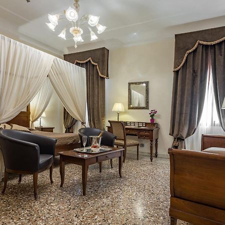 Hotel Dell'Opera Veneza Exterior foto